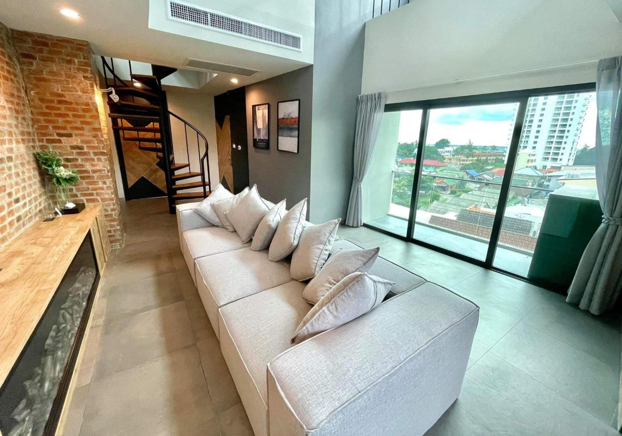 Room Actually Service Apartment Karon Esterno foto