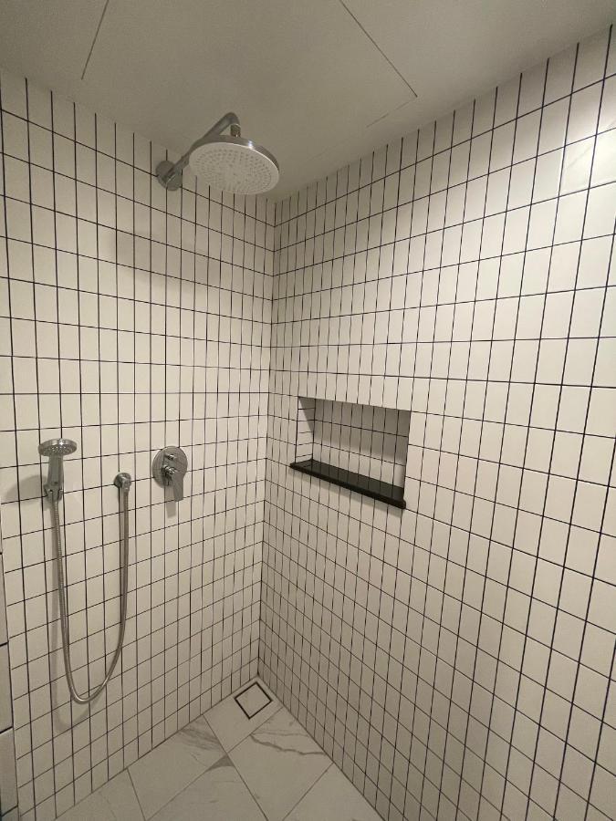 Room Actually Service Apartment Karon Esterno foto